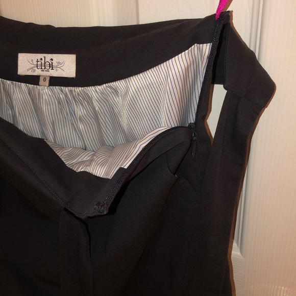 Tibi Skirt with Amazing Details size 0 - Picture 3 of 4